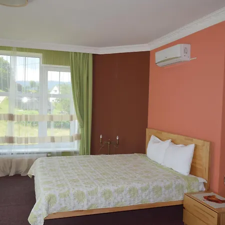 Дбайлива Ципа Bed & Breakfast Mizhhirya  Exterior photo